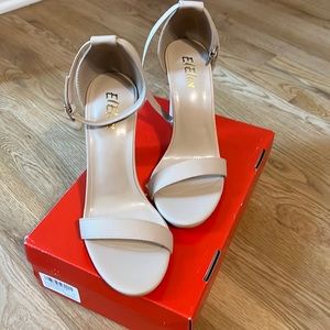 New size 8 nude heels